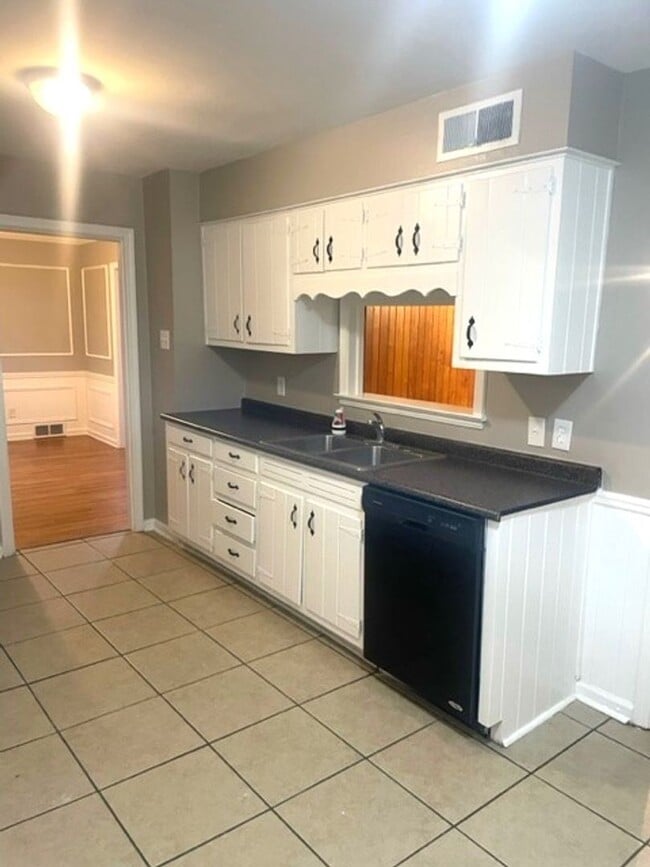 Building Photo - Newly Renovated Home In Raleigh