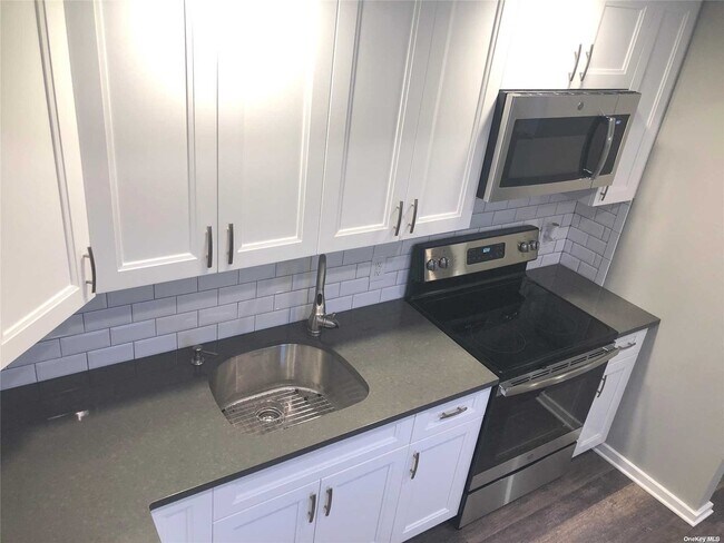 Building Photo - 407 Central Ave