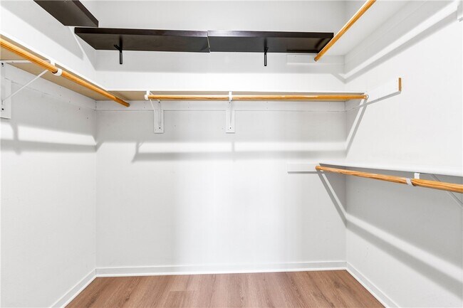 Building Photo - 664 Colorado Cir