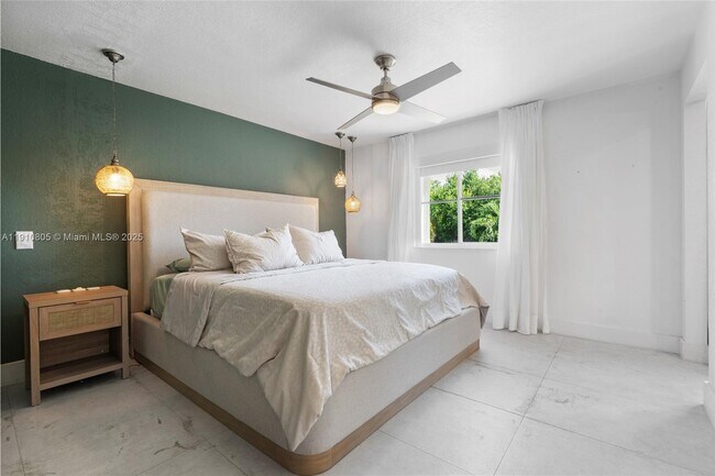 Building Photo - 932 Nandina Dr