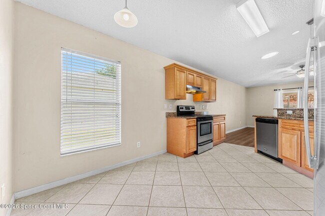 Building Photo - 4211 Swanna Dr