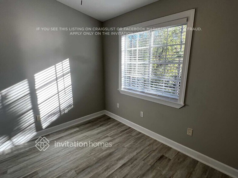 Building Photo - 172 Carol Susan Ln