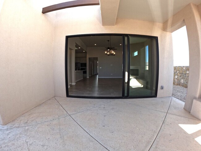 Building Photo - 3729 Santa Clarita Ave