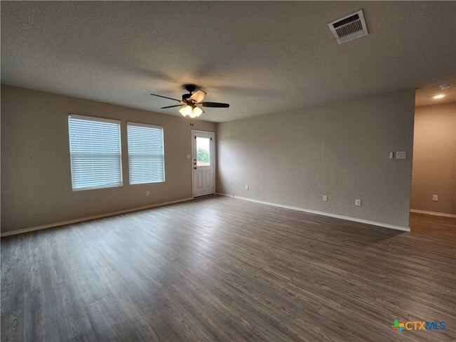 Building Photo - 522 Blue Stem Rd