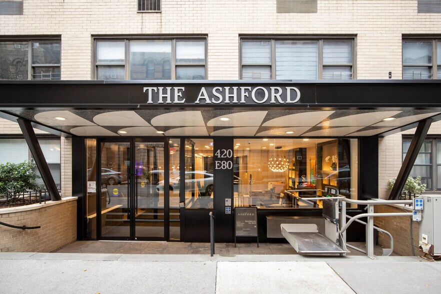 Building Photo - 420 E 80th St