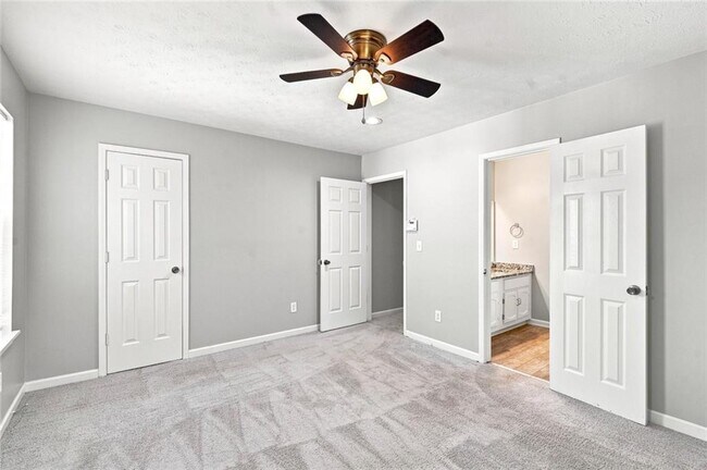 Building Photo - 5557 Clover Rise Ln
