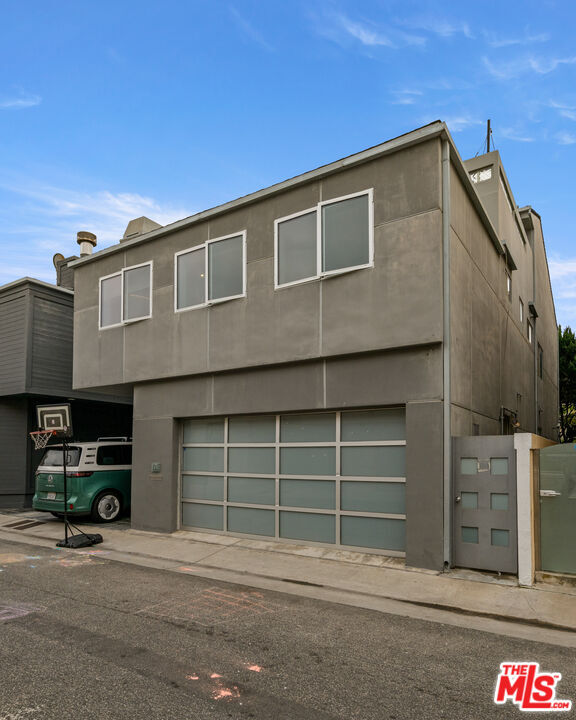 Building Photo - 131 Mast Mall