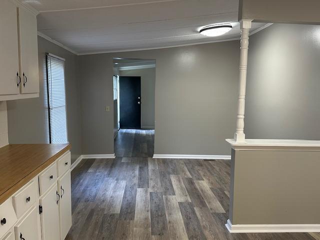 Building Photo - 635 Plaza Dr