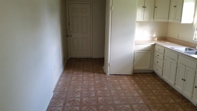 Building Photo - 307 Ponderosa Ln