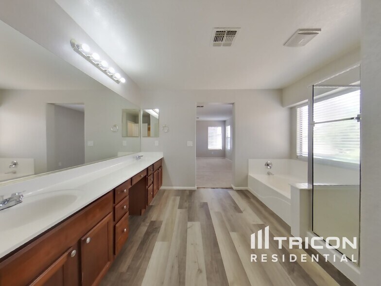 Building Photo - 22340 Dietz Dr