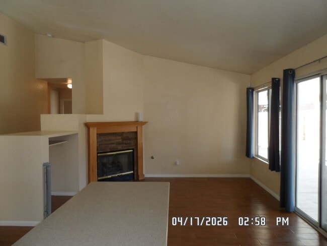 Building Photo - 3 Bedrooms, 2 Bathrooms, approx. 1392 sq. ft., 2 Car Garage, Covered Patio, Fenced, Play house,