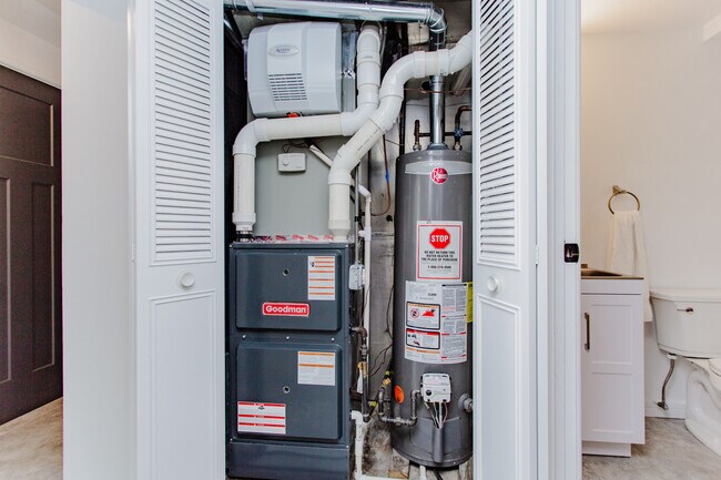 Building Photo - 815 Concord Cove