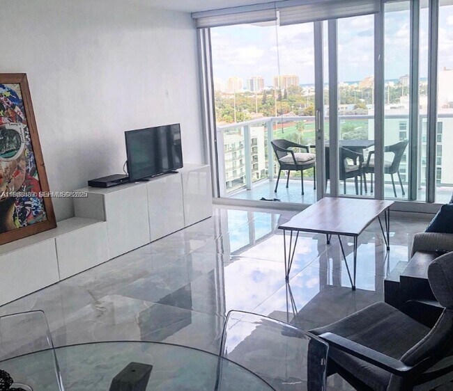 Building Photo - 1000 West Ave