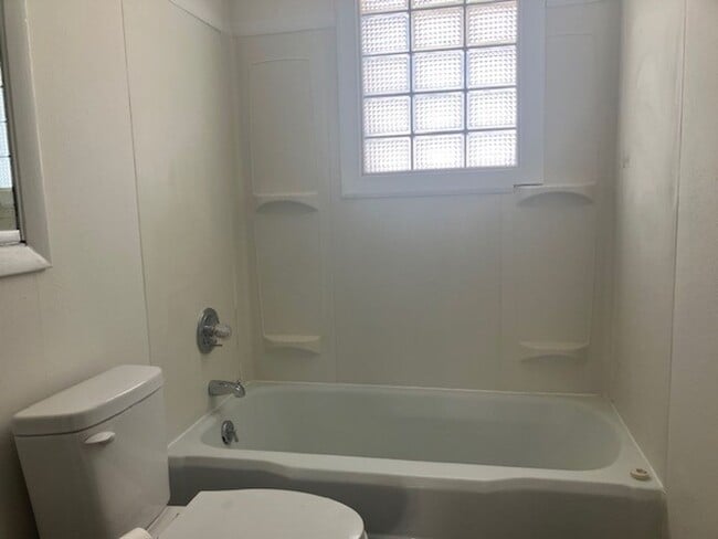 Building Photo - Single Family Home for Rent