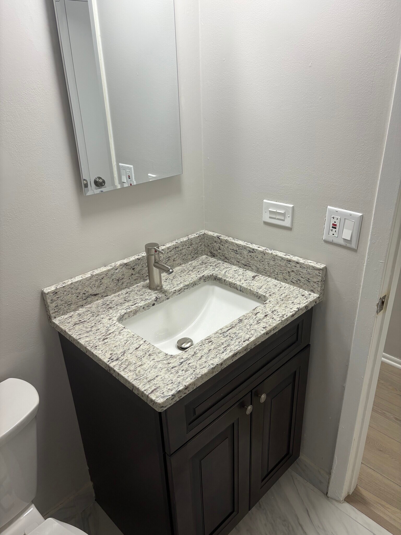 Building Photo - 1227 E Long Valley Dr