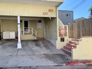 Parking and laundry - 222 Gull St