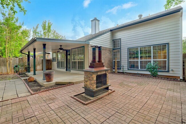 Building Photo - 16304 Kicking Bird Dr