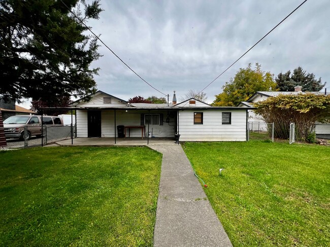 Building Photo - Non-Refundable & Security Deposit Total: $...