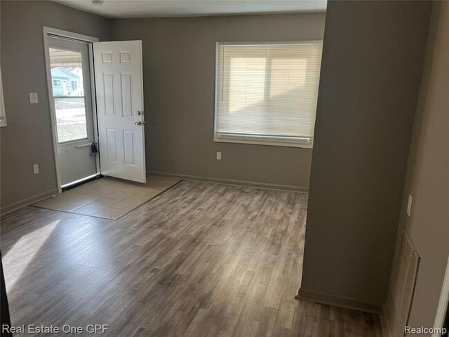 Building Photo - 21431 La Salle Blvd