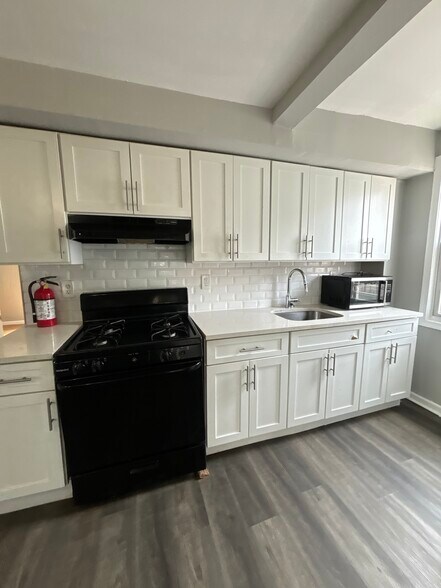 Unit 2 - 206 Peshine Ave