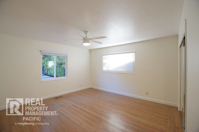 Building Photo - 3-Bedroom Retreat with Expansive Backyard ...