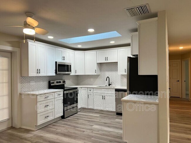 Building Photo - 7509 SW 78th Pl