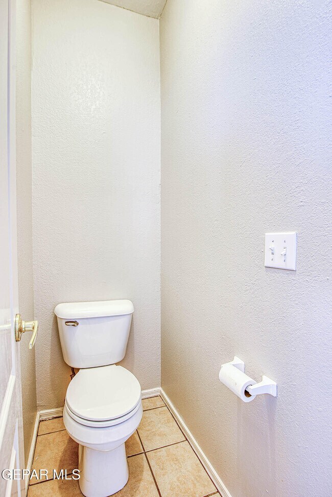 Building Photo - 6076 Los Siglos Dr