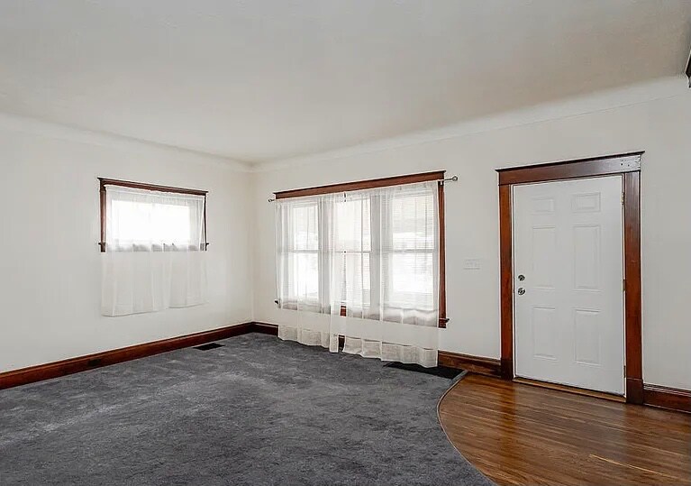 Building Photo - 1019 Radcliffe Dr