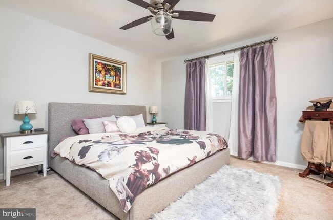 Building Photo - 8601 Cromwell Dr