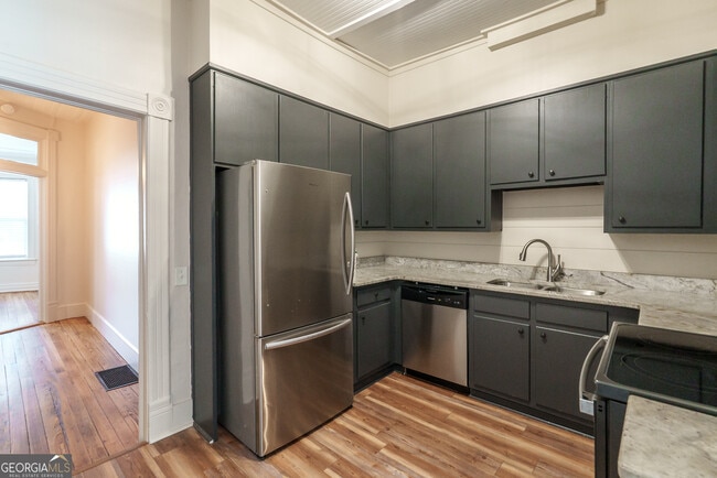 Building Photo - 243 Boulevard