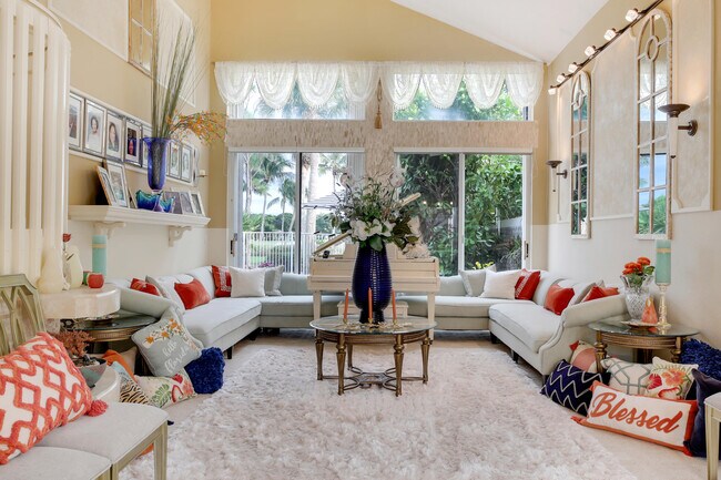 Building Photo - 2070 Chagall Cir