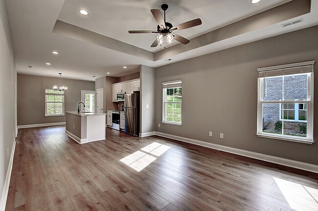 Building Photo - 2075 Haystack Cir