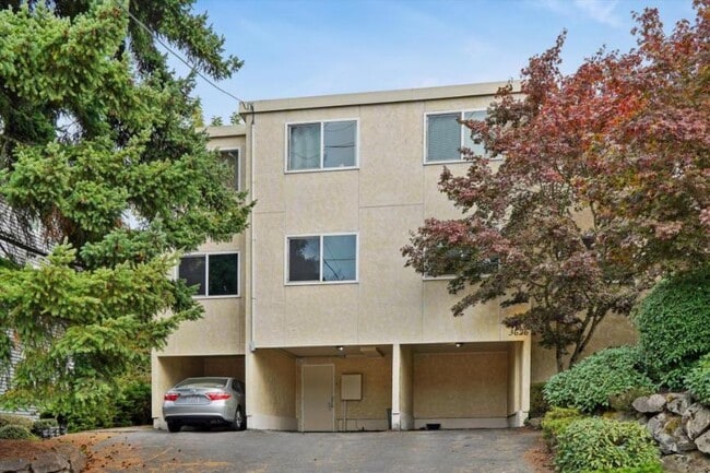 Primary Photo - 2 bedroom in Seattle WA 98133