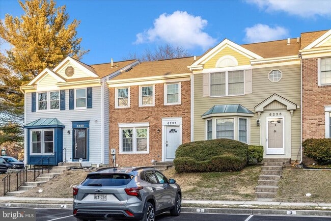 Building Photo - 6237 N Steamboat Way