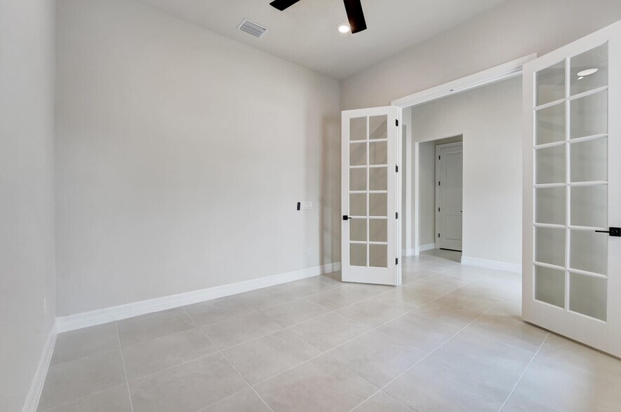 Building Photo - 5329 Blue Reed Ln