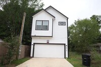 Building Photo - 6614 Foster St