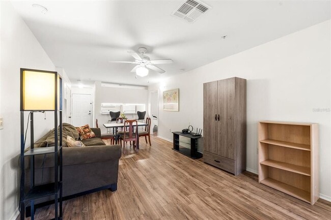 Building Photo - 4000 SW 23rd St