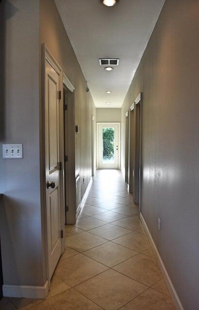 Building Photo - 416 Tropical Way