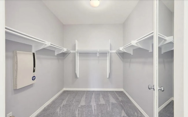 Building Photo - Fabulous 5 bed, 3 bath 2-story home in the Dos Vientos Community