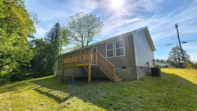 Building Photo - Lovely New Home