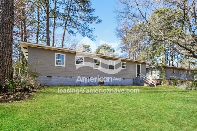 Building Photo - 2556 Paden St