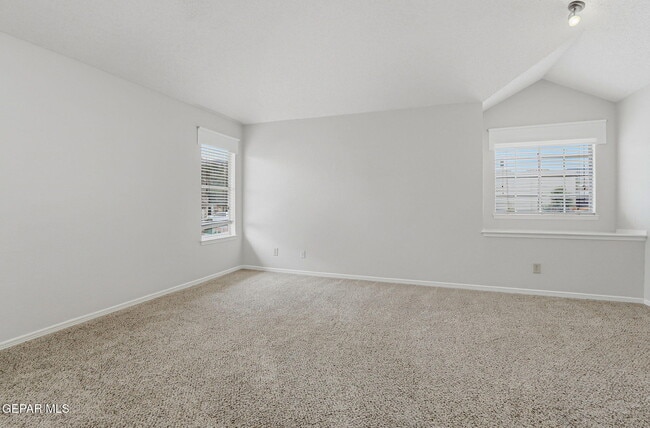 Building Photo - 1117 W Bend Ln