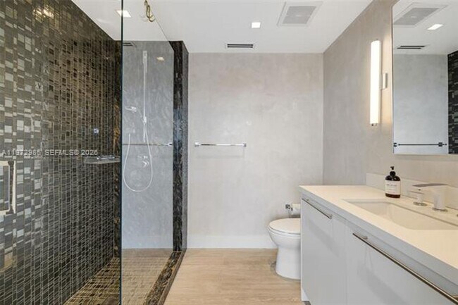 Building Photo - 400 Alton Rd