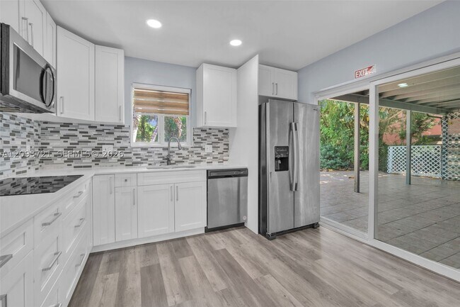 Building Photo - 609 N 46th Ave