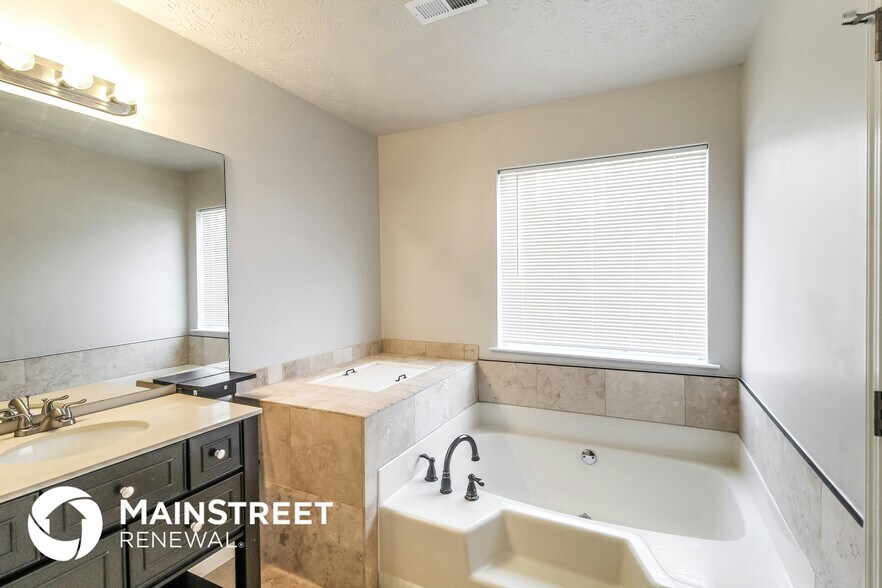 Building Photo - 5960 Farmbrook Ln