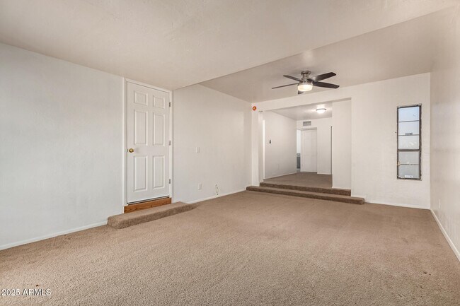 Building Photo - 1407 E El Camino Dr