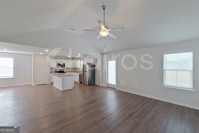 Building Photo - 137 Western Red Cedar Dr