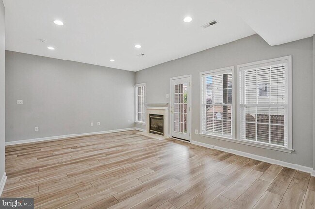 Building Photo - 22050 Dilworth Square