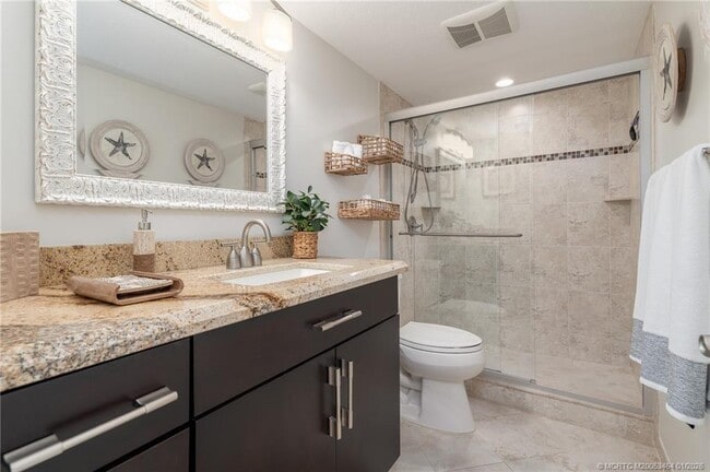 Building Photo - 415 NW North River Dr