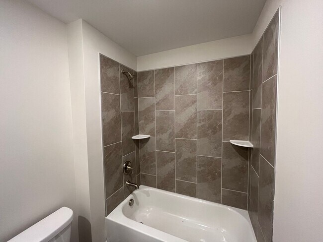 Building Photo - Stunning 3BD, 2.5BA Raleigh Townhome with ...